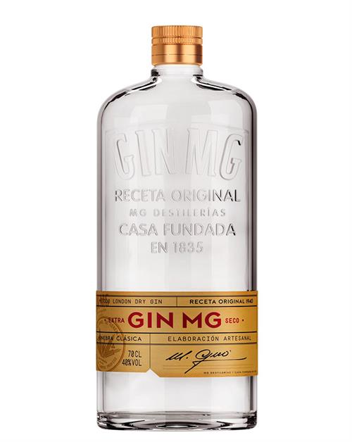 Gin MG London Dry Gin contains 70 centiliters with 40 percent alcohol