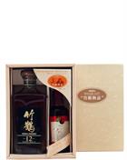 Nikka Special Gift - 12 years old Japanese Pure Malt Whisky 66 cl 40% + Nikka Apple Wine 18 cl 22%