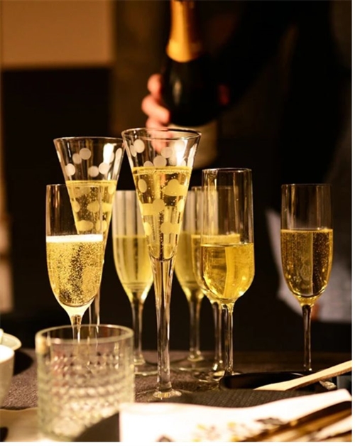 New Year\'s bubbles galore by Wine Blogger - Max Henrik Krause