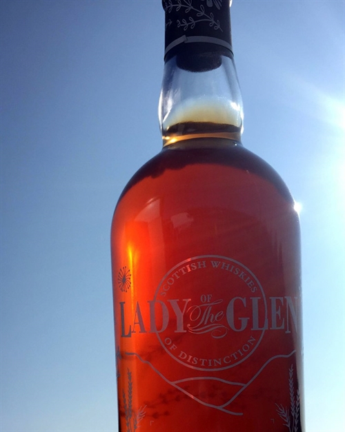 Do you know the Lady of the Glen? We do - Whisky bloggers Mads & Kristian